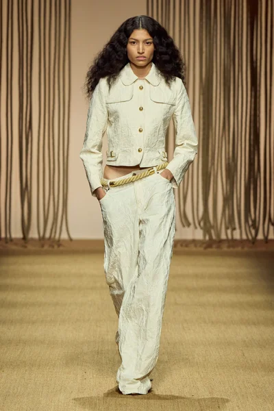 Look 13